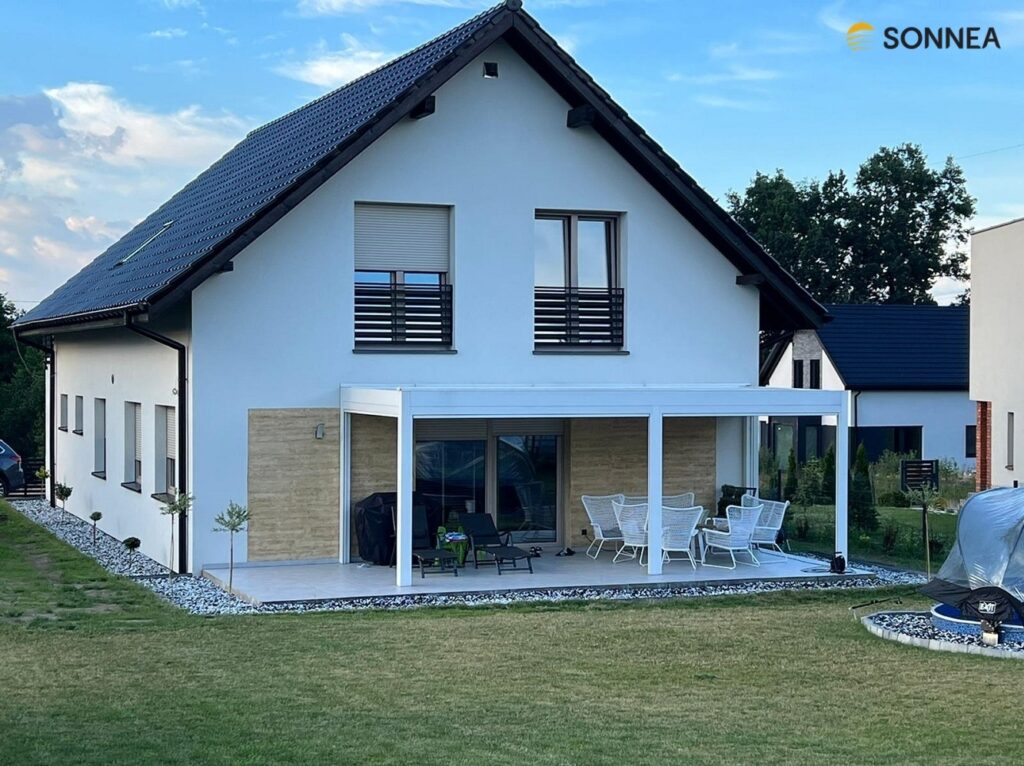 Lamelová pergola se žaluziemi