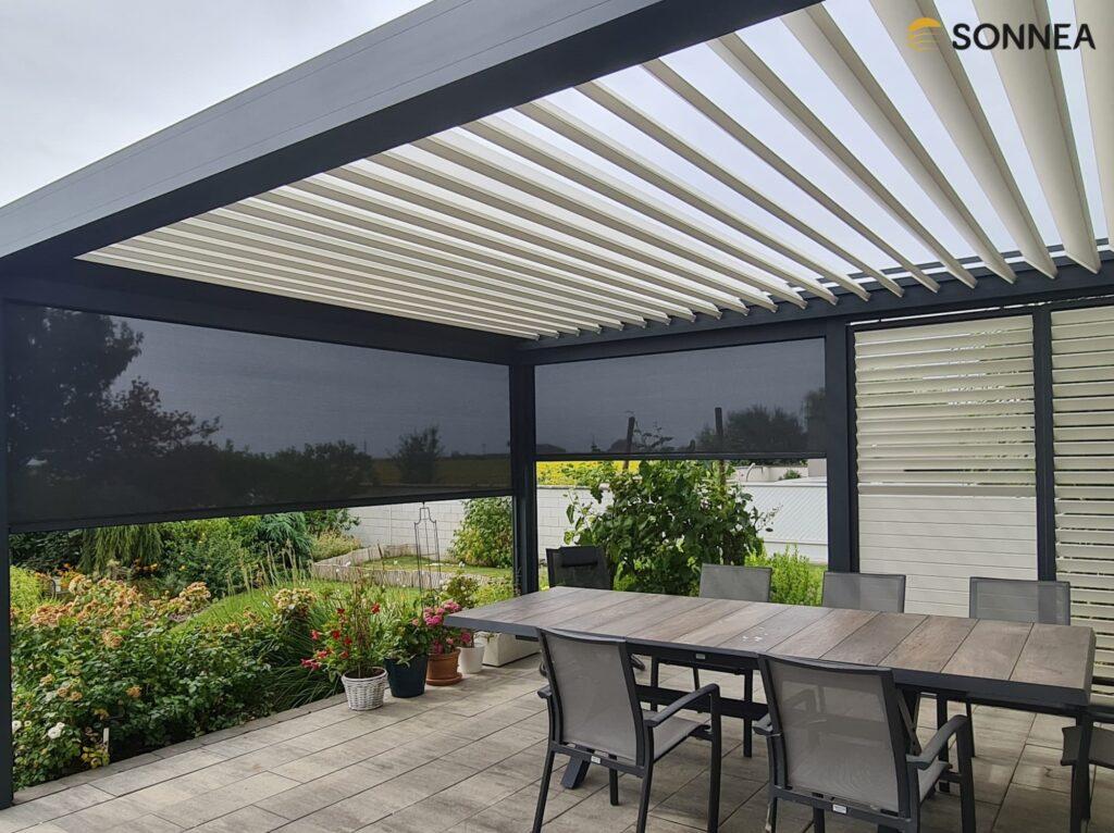 Lamelová pergola s žaluziemi a Shutters